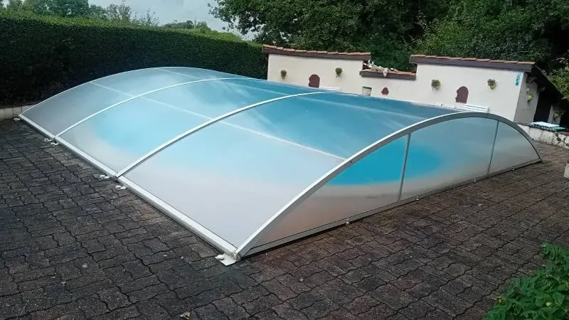 Abris de piscine sur mesure à Ternay