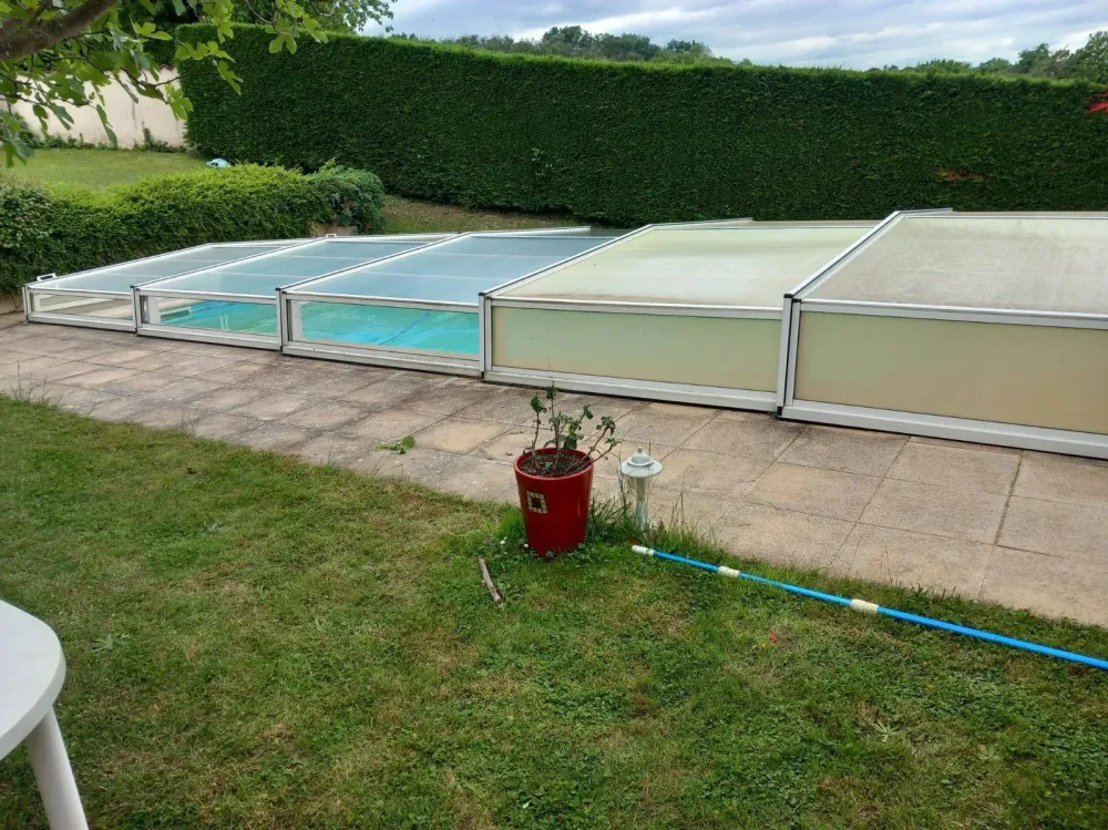 Abris de piscine rétractables à Ternay