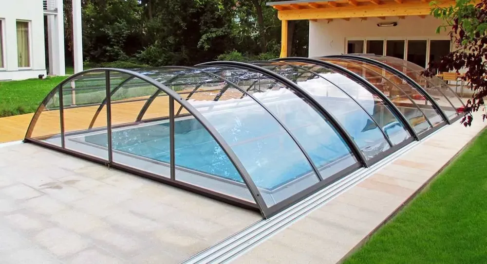 Vente d'abri de piscine mi-haut à Clermont Ferrand et la région de Lyon