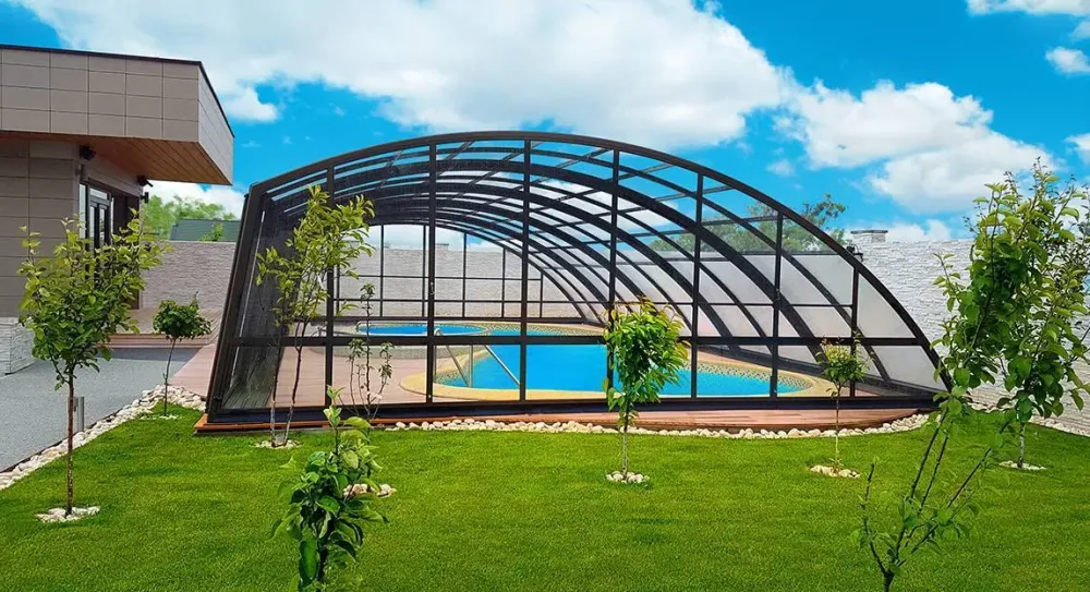 Installation d'abri de piscine haut AQuAbris à Macon et la région de Lyon Demander un devis