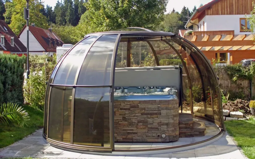 Fabrication et pose d'abri de spa sur mesure à Saint Etienne et la région de Lyon Demander un devis