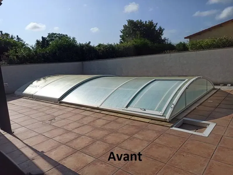 Avant piscine